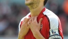 Оправдаха Фабрегас за "плюнката"