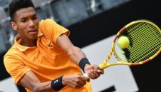 Оже-Алиасим на полуфинал във Флоренция