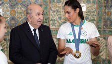 Аномалия! Мениджърът на Имане Хелиф каза цялата истина! + ВИДЕО