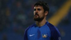 Избягал от Левски през пролетта все още е без отбор