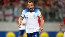 Хари Кейн с нови рекорди, Англия сгази 4:0 Малта