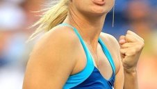 Шарапова спечели “сблъсъка на красавиците” в Индиън Уелс