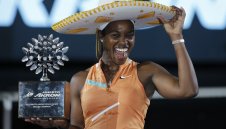 Слоун Стивънс триумфира в Гуадалахара