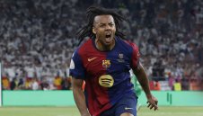 Защитник на Барса поднови договора си с клуба