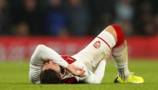 Арсенал без Жиру в дербито с Ливърпул