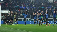 Аталанта срази Сасуоло и приема Милан за Купата