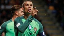 Роналдо няма спиране, Португалия бие 3:0