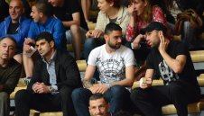 Чудо! Гаджев чака договор от Макаби до дни