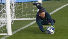 Барса се гаври с Донарума, иска го за... резерва