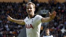 Кейн издуха конкуренцията и стана голмайстор на Висшата лига