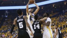 Уориърс отнесоха Сан Антонио на старта