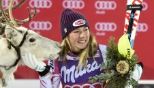 Микаела Шифрин спечели първия слалом за сезона