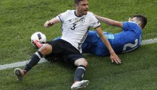 Желан от Барса и Ливърпул преподписа с Кьолн