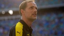 Маниакът Тухел е с играчите си даже в леглата им