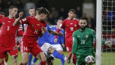 Италия се измъчи, но продължи без грешка при Гатузо