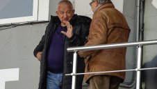 Крушарски култов: Кабаков свири тарикатски за равен резултат