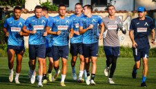 Левски с козметични промени за Берое