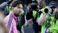 Меси се скри и вбеси американци