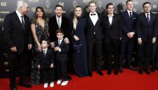 Меси искаше орязване на заплатите от първия ден