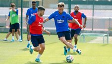 Барса разкарва три звезди по настояване на Валверде