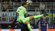 Защитник на Барса обясни за плюнката към Ачерби + ВИДЕО