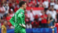 Днес Шчесни става вратар на Барселона