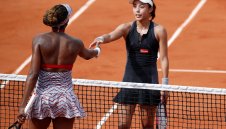 Китайка би шута на Винъс в Париж