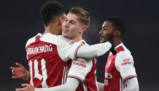 Арсенал дава нов договор на младок