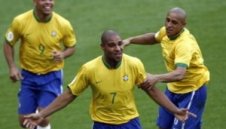 Бразилия осминафиналист след 2:0 над Австралия