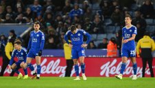 Лисиците не успяха да дръпнат в Чемпиъншип, пак пуснаха късен гол в дербито