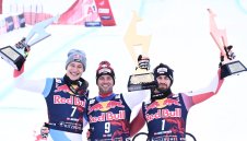 Беат Фойц спечели спускането на легендарната писта "Щрайф"