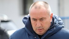 Ще има ли уволнение? Мъри Стоилов отново не може да бие в Турция