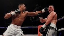 Джошуа надделя над "костеливия орех" Паркър и взе още една световна титла