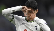 Сушата свърши! Сон наниза хеттрик за 14 минути, а Тотнъм срази Лисиците с 6:2