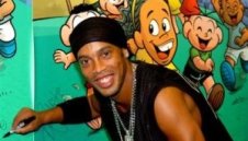 Роналдиньо недоволен от Парейра