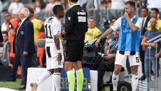 Лошо за Юве! Дъглас Коста отнася 5 мача наказание за плюене, аут е за Наполи + ВИДЕО