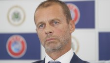 Босът на УЕФА заплаши Барса: Проблемът им е сериозен!