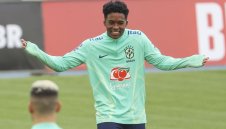 Нов герой: Бразилия вече се моли на хлапака Ендрик