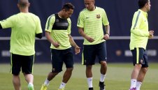 Барса намери десен бек за дербито с Атлетико