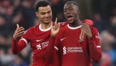 В Ливърпул искат поне 3 трофея този сезон