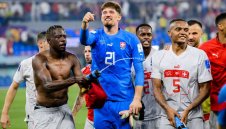 Иска го Байерн? Швейцарец от Дортмунд няма интерес