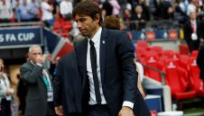 Конте защити Моузес: Той е честен, не е симулант