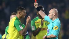 Наказаха съдията хулиган 