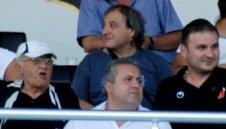 Феновете скочиха на Коко Динев и Господинов