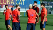 Лео, Ней и Канибала обядваха в... 9.30 сутринта