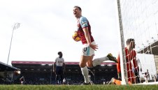 Изненада! Бърнли спъна Тотнъм в борбата за титлата