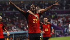 Късмет и Куртоа измъкнаха Белгия при канонадата на кленовите листа