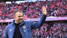 Флик дразни шефовете на Байерн: Имам интересни оферти от други клубове