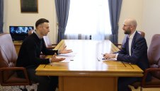 Бербатов дава съвети и на министъра на финансите