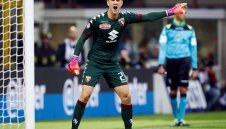 Торино пита Ман Сити за Харт